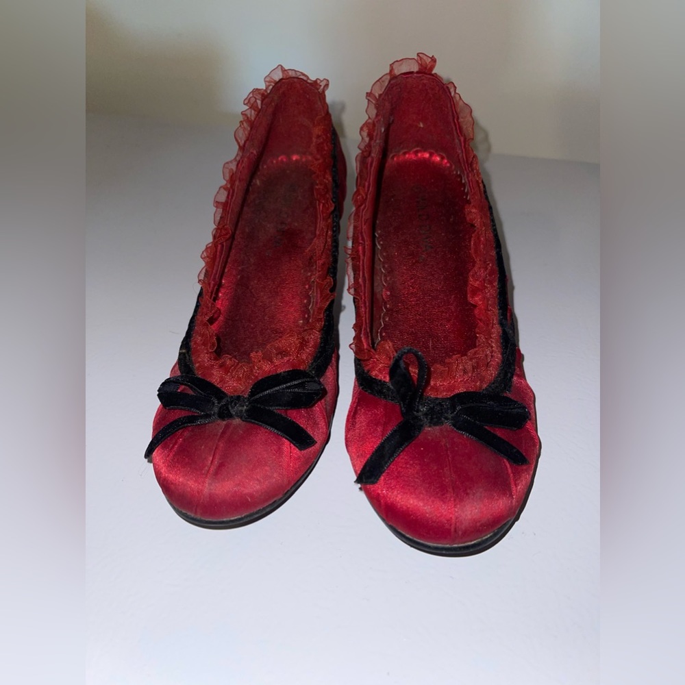 Wild diva heels- size 5
